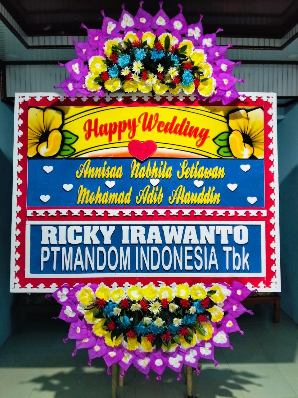 Bunga papan happy wedding Karanganyar