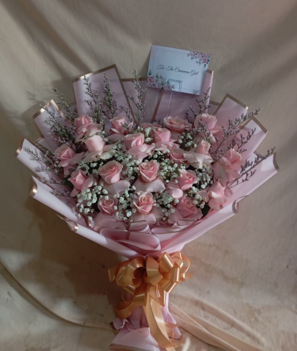 Hand bouquet mawar di Solo