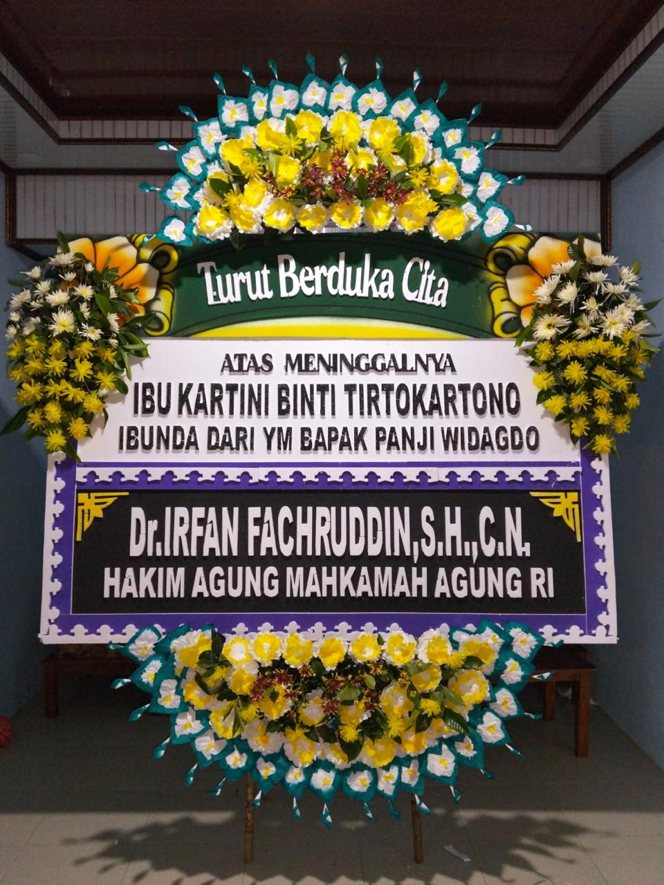 Bunga papan duka cita Karanganyar CASSIOPEIA Florist