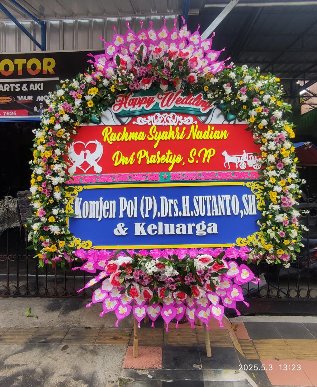 Karangan bunga papan duka cita siap kirim di Kebakkramat