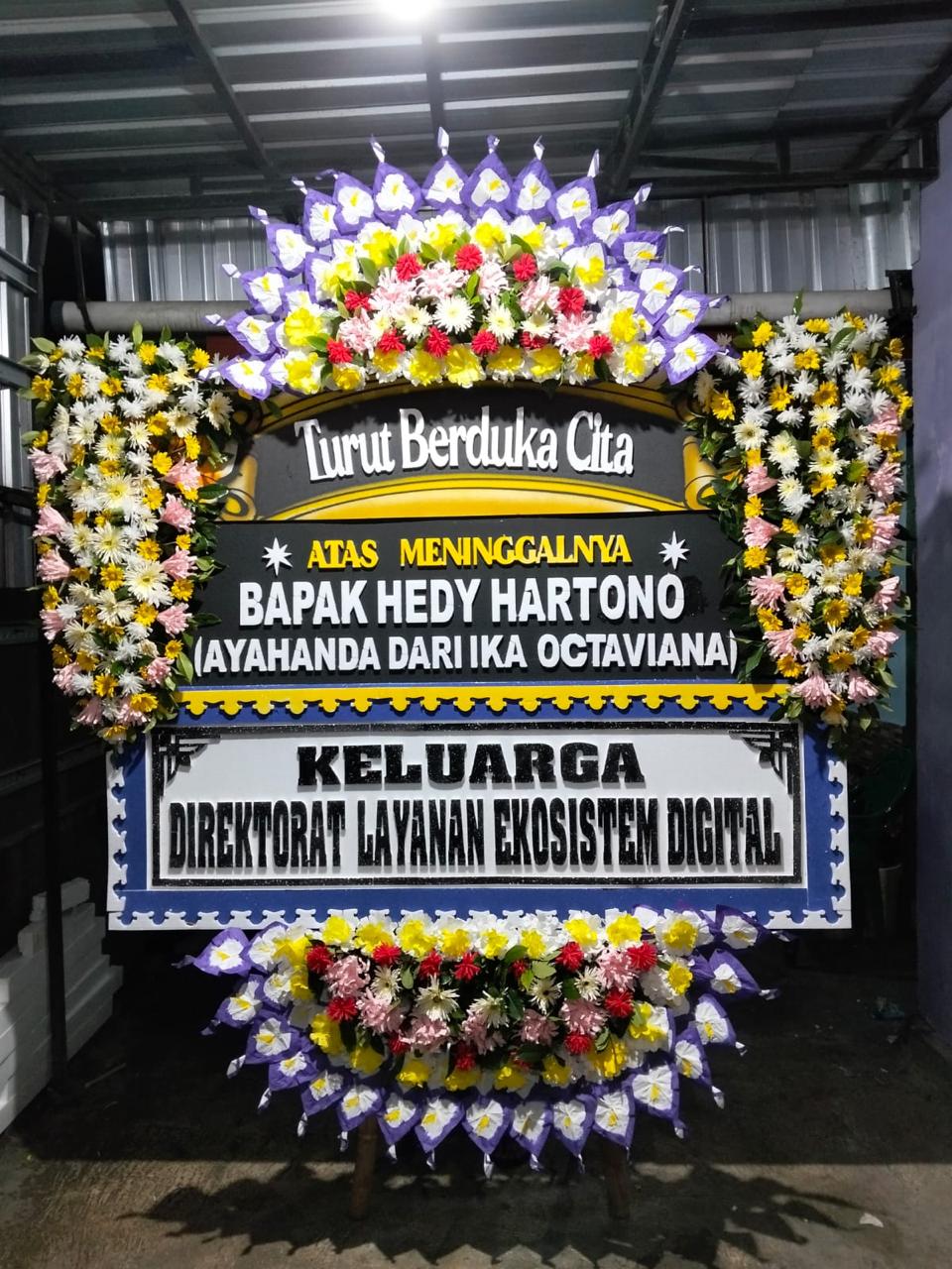 Karangan bunga papan duka cita Karanganyar